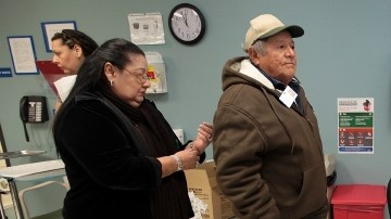 AARP, que aboga por intereses de personas mayores, busca ayudar al consumidor a entender  la nueva ley de salud.