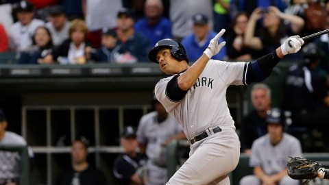 Alex Rodríguez bateó dos "hits" en sus dos primeras salidas ante los Medias Blancas en Chicago.