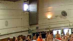 Buscan contactar a unos 250 ex presos para advertirles sobre un posible contagio de la enfermedad.