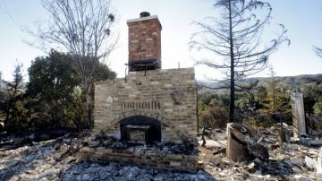 Una casa destruida por el incendio Silver cerca de Banning, en el condado de Riverside, donde se quemaron 26 viviendas.