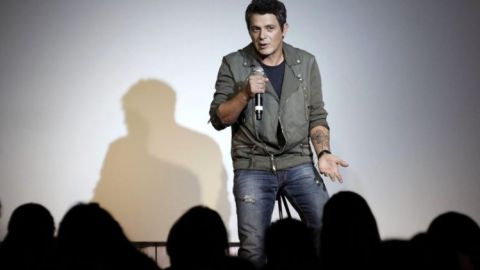 Sanz quiso tener este gesto coincidiendo con su concierto en la localidad de Marbella, Andalucía.