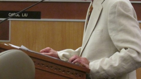 El asambleísta demócrata Tom Ammiano, presentó la nueva Ley.