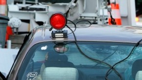 Un juez determinó que los agentes de policía deben confiscar los autos de choferes que conducen sin licencia en LA.