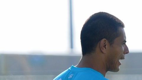 Caixinha (d), aquí con Oswaldo Sánchez, se enganchó en la polémica con sus paisanos.