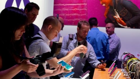 Los móviles inteligentes suponen ya el 51.8% del mercado total mundial de teléfonos.