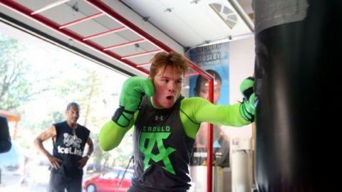 Saúl "Canelo" Álvarez durante su entrenamiento en Big Bear para su pelea con Floyd Mayweather el 14 de septiembre.