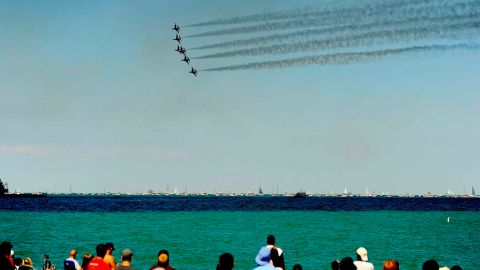 Aviones harán maromas en el aire durante el 'Air and Water Show' este fin de semana.