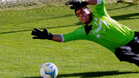 Oswaldo Sánchez, portero del Santos, pidió en la semana a los aficionados acudir al estadio para evitar una 'invasión felina'.