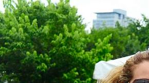 Detrás de todo héroe hay una gran familia: Su esposa Carmen, Israel del Toro Jr., y su sobrina Sonia, durante los Juegos del Valor.