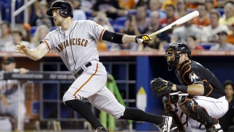 Hunter Pence produjo cinco carreras para los visitantes.