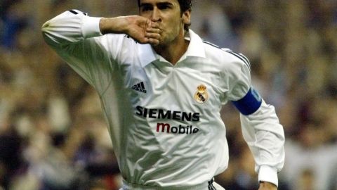 Raúl, el eterno '7' madridista, ha besado el anillo en su dedo casi 500 veces a lo largo de su carrera.