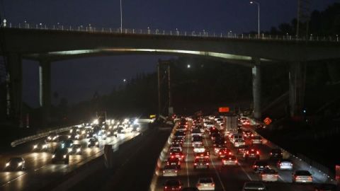 El tráfico de la I-405 contribuyó a impulsar a California como el estado con mayor volumen vehicular de la nación.