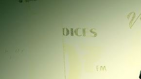 Jesús Echeverría y Rocío Santos conducen un programa en español en Vocalo 90.7 FM los domingos de 12 pm. a 8 pm.