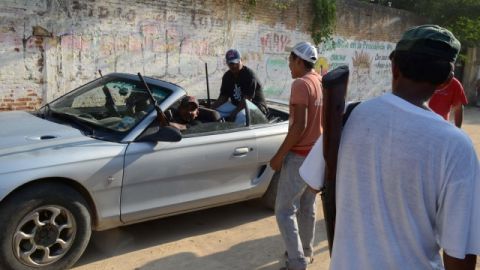 Los residentes de Xaltianguis se han declarado libres del hampa debido a un grupo de autodefensa civil formado por más de 200 personas.