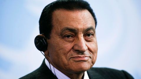 Hosni Mubarak saldrá de prisión pero permanecerá en arresto en su domicilio.