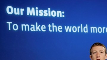 El fundador de la red social, Mark Zuckerberg, dijo que busca darle a la gente el poder de conectarse.