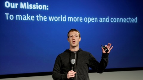 El fundador de la red social, Mark Zuckerberg, dijo que busca darle a la gente el poder de conectarse.