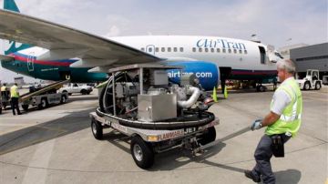 Dos aerolíneas cubrirán las rutas que suprimió American Airlines