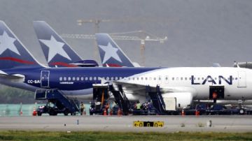 El Gobierno argentino dio un plazo de 10 días a LAN para que abandone un hangar que utiliza en el aeropuerto Jorge Newbery, de Buenos Aires.