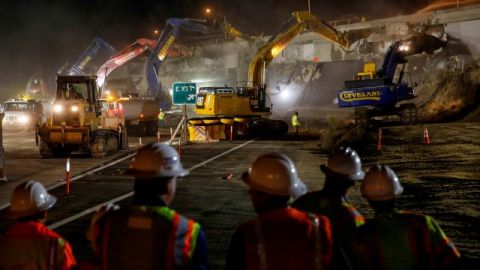 Las mejoras viales de la autopista interestal 405 en el sur de California han requerido cerrar tramos de la carretera en varias ocasiones.