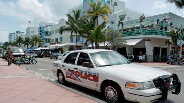 Cada día aumentan las críticas contra la Policía de Miami Beach que es acusada de uso de fuerza excesiva.