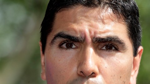 Eddie  'Piolín' Sotelo no incluyó a Alberto Cortez en la querella.