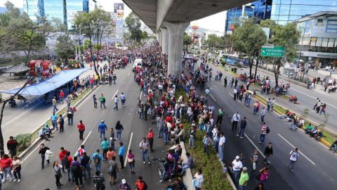 El bloqueo de la CNTE a la empresa TV Azteca de Ricardo Salinas Pliego, uno de los hombres más ricos de México.