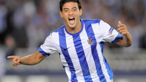 El mexicano Carlos Vela marcó doblete para el triunfo de la Real Sociedad.