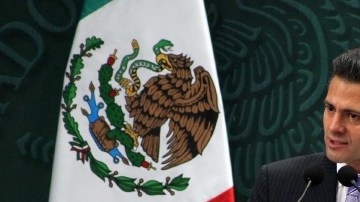Las movilizaciones provocaron un día más de caos vial en México y el cambio de fecha para rendir el informe presidencial.