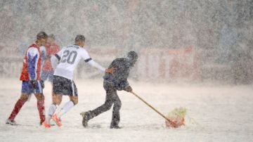 El 22 de marzo, los ticos tuvieron que jugar bajo una fuerte  nevada en Denver, Colorado.