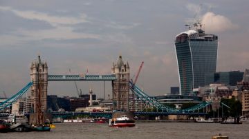 La edificación en construcción (a la extrema derecha) se encuentra cerca de “Tower of London”.