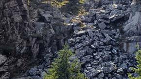 Lo que destaca a primera vista es el cambio de parrilla frontal en la nueva Rover.