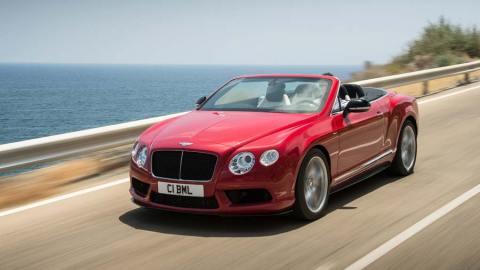 La potencia del Bentley sólo compite con su ddiseño deportivo.