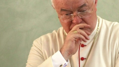El destituido nuncio apostólico en Dominicana, Jósef Wesolowski, durante un acto de condecoración a un diplomático colombiano en Santo Domingo, República Dominicana.