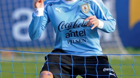 Diego Forlán en el entrenamiento de ayer de los charrúas.
