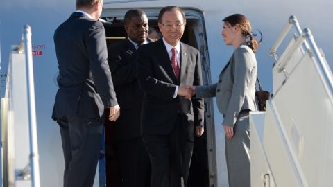 El secretario general de la ONU, Ban Ki-moon (c), advirtió de las consecuencias de un ataque de castigo contra el régimen sirio.