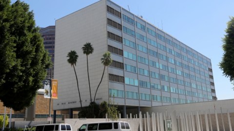 El edificio que albergó por décadas al LAPD en el centro de Los Ángeles podría ser demolido o renovado.