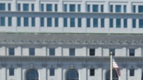 El abogado indocumentado Sergio García espera que la Corte Suprema de California lo certifique para ejercer su profesión.