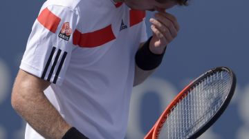 Andy Murray luce cabizbajo tras perder un set en el juego de ayer.