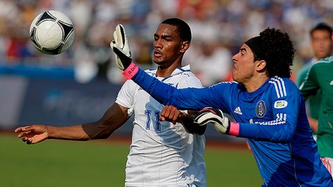 Guillermo Ochoa va por más en Francia.