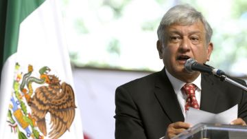 López Obrador llamó a la acción pacífica contra privatización del petróleo.