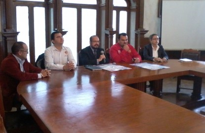 El gobernador interino Reyna reconoció la decisión de los maestros.