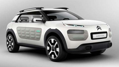 La nueva propuesta de la firma es poner sólo la tecnología necesaria en el auto.