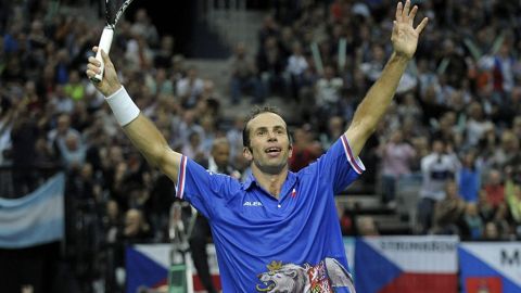 Radek Stepanek se hizo del primer punto de la serie.