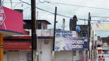 Inundaciones en Misantla en el estado de Veracruz, en México, donde se esperan  fuertes lluvias al paso de "Ingrid" en las próximas horas.
