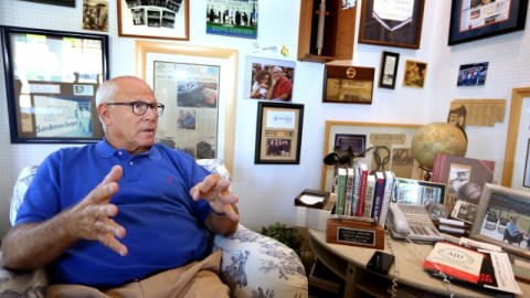 Steve Soboroff, nuevo presidente de la comisión policial, dijo estar comprometido con la comunidad latina en tomar el liderazgo para restaurar la confianza en la corporación.