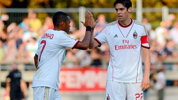 Kaká en acción en su debut con el Milan.