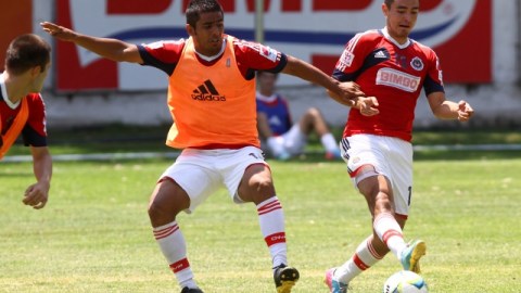 Miguel Ponce (izq.) y el Rebaño entrenan a todo vapor porque se les vienen 10 días muy pesados ante León, un rival de respeto.