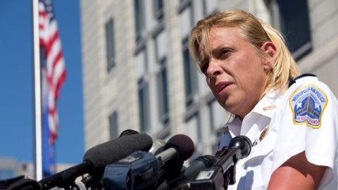 Cathy Lanier, jefa de la policía de Washington DC durante una conferencia de prensa en la sede del FBI, acerca del tiroteo en Navy Yard de Washington.