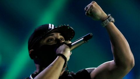 Wisin informó sobre la firma del nuevo disco a través de Twitter.